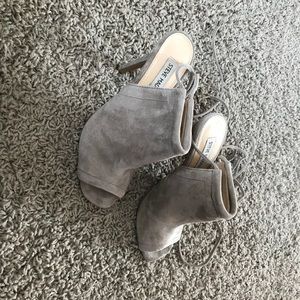 ‘ Sophie’ Steve Madden  Taupe booties